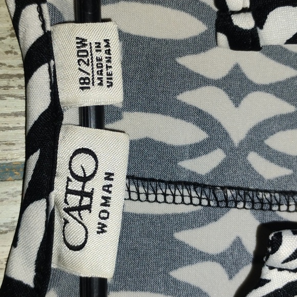 Catos Monochrome Geometric 3/4 Length Sleeve Dress Shirt - Picture 2 of 4